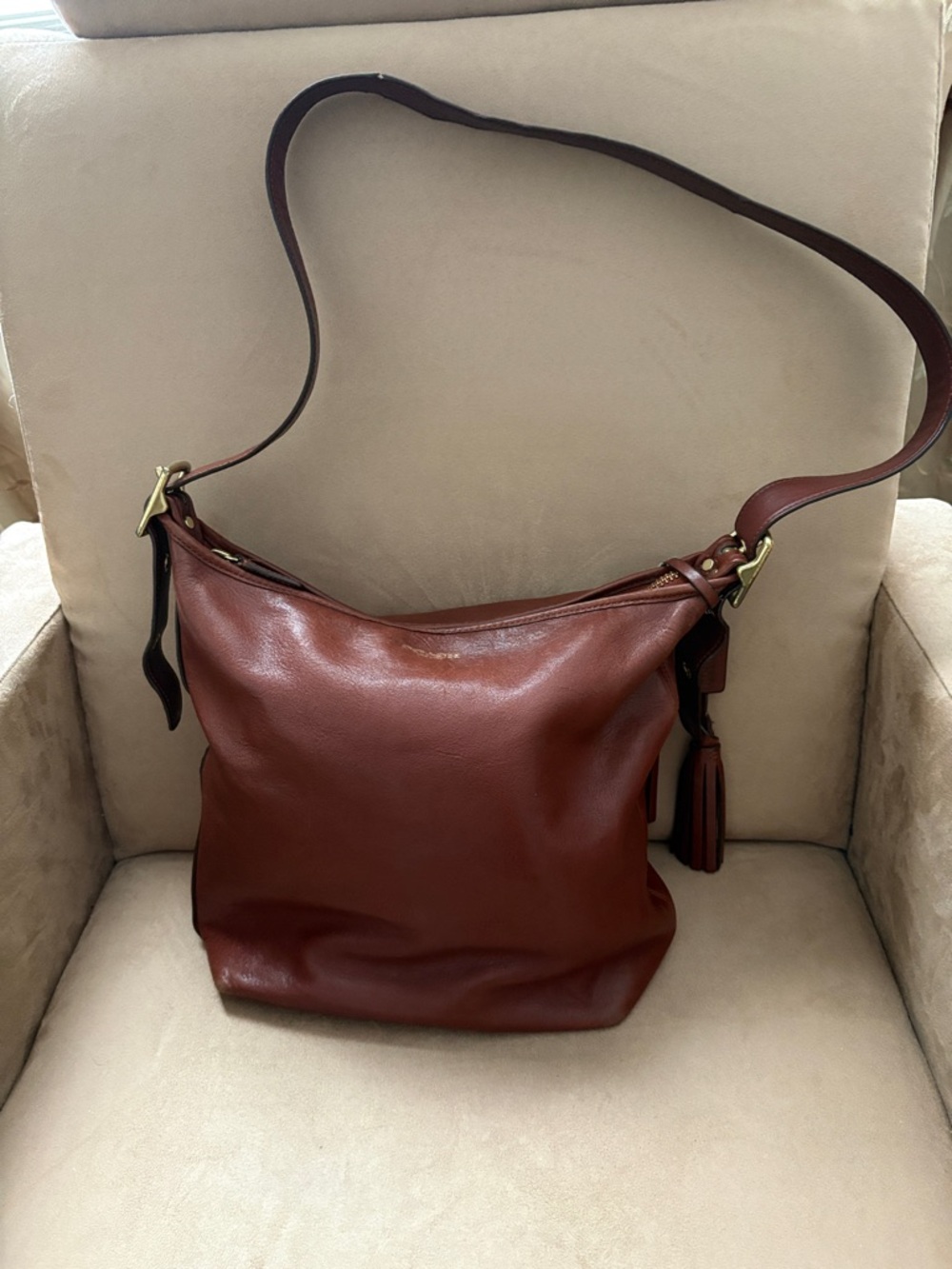COACH 19889 Archive Collection Hobo bag.
Classic Leather in Cognac Brown - Picture 2 of 14